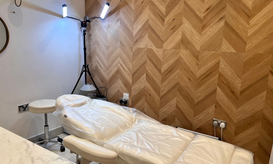 Image 4: Up to 50% Off on Eyelash Extensions at Mali Brow Art