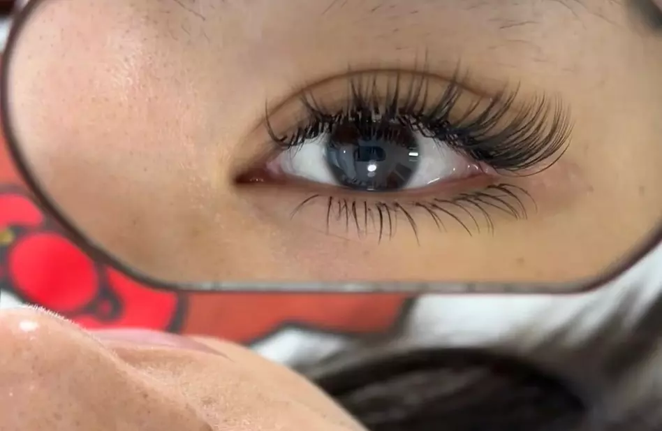 Up to 50% Off on Eyelash Extensions at 7 lashes alcove