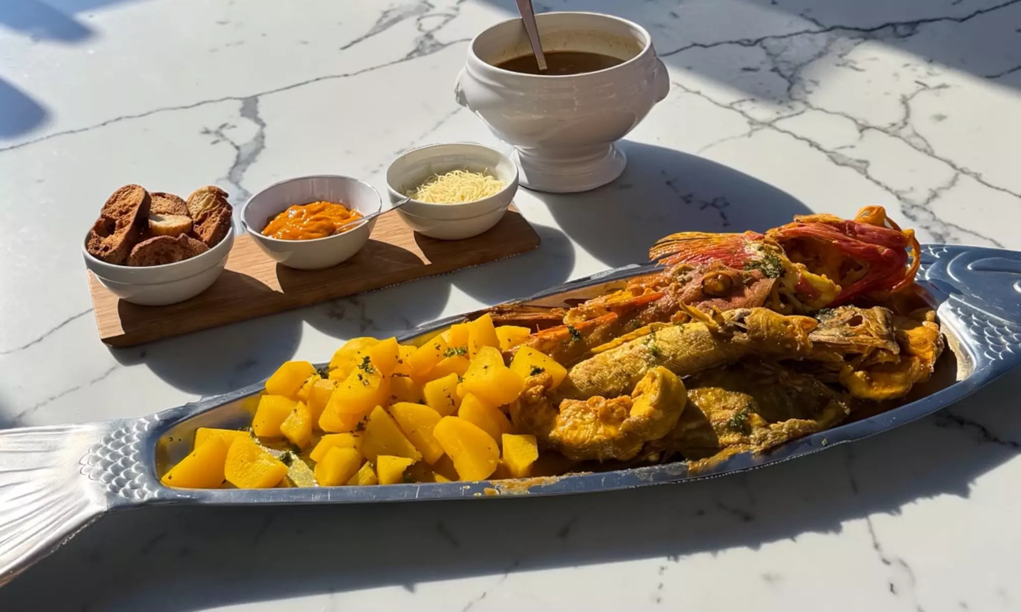 Bouillabaisse et dessert au choix - pour 2 personnes