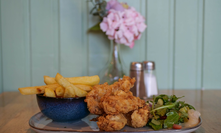 Image 9: Delicious Breakfast & Lunch Deals for 1, 2, or 4 

4o