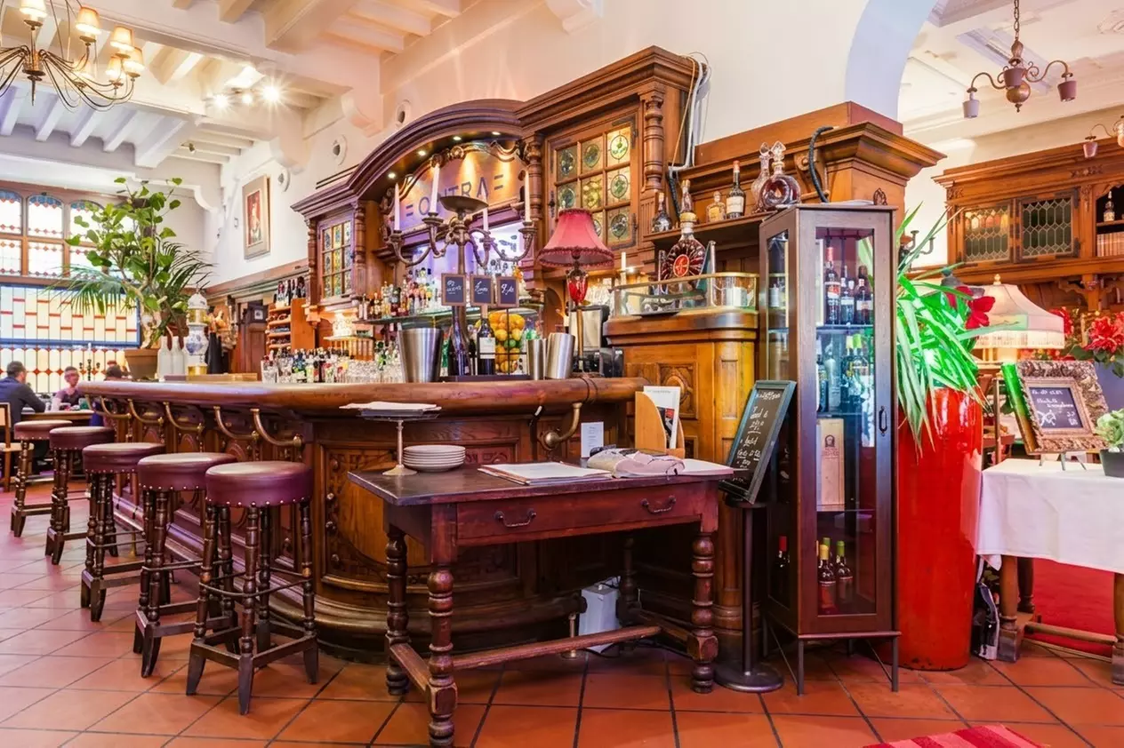 Menu découverte avec entrée, plat et dessert chez Le Cintra