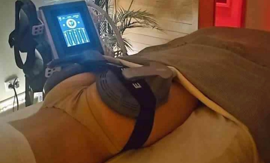Image 1: Up to 34% Off on EMS (Electrical Muscle Stimulation) at Seu Momento
