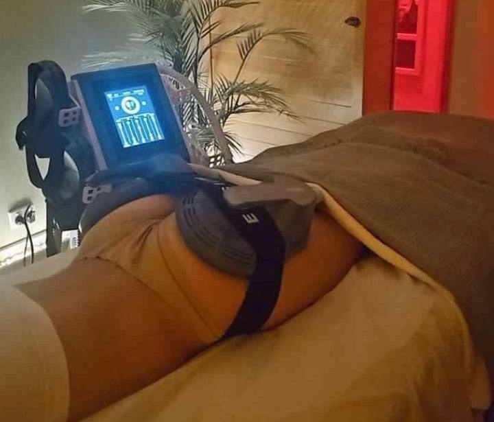 Up to 34% Off on EMS (Electrical Muscle Stimulation) at Seu Momento