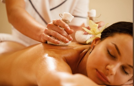 60-Minute Thai Combination Massage and Aromatherapy with Hot Stones - Sky Spa