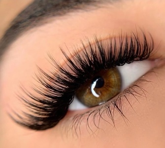 Full Set of 5D Eyelash Extensions - Beauty Lashes