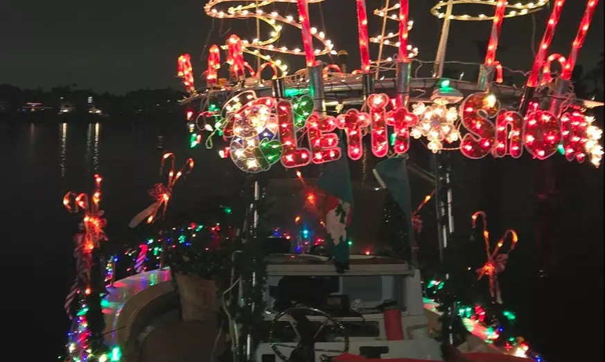 Private Holiday Light Boat Cruise – Huntington Beach & Newport Parades