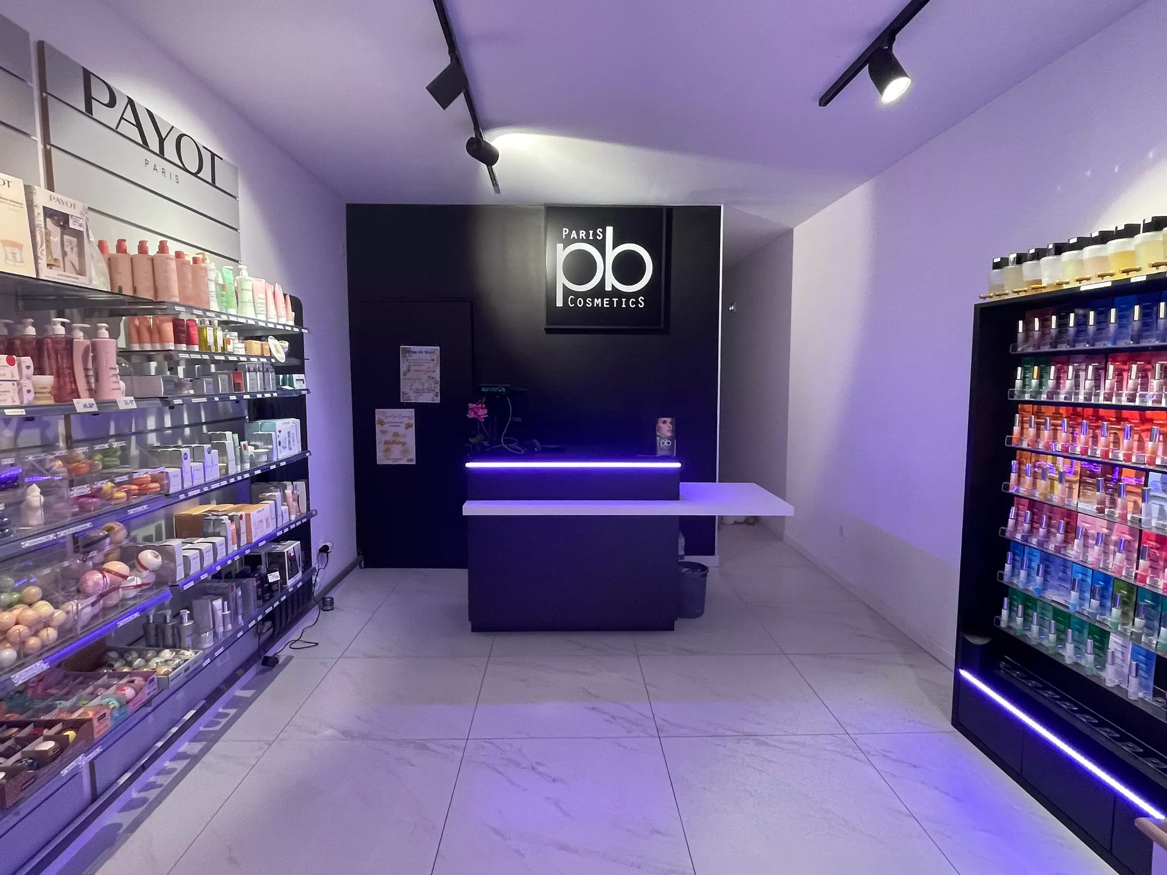 Jusqu'à 54% de remise sur Massage - Californien chez Pb Cosmetics Armentieres