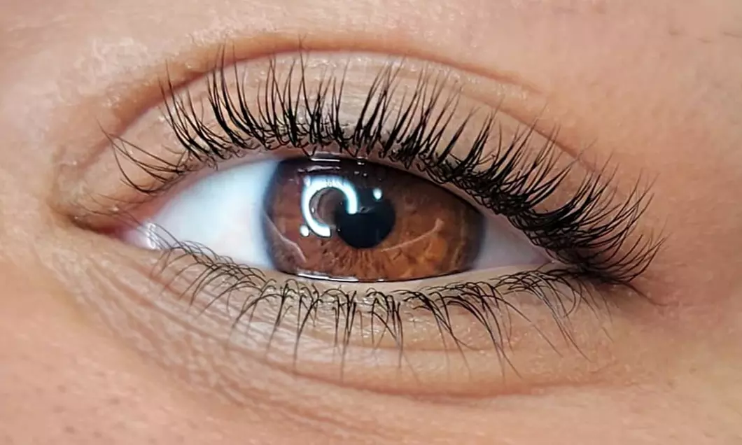 Get Lash Lift and Tint with Free Facial Waxing