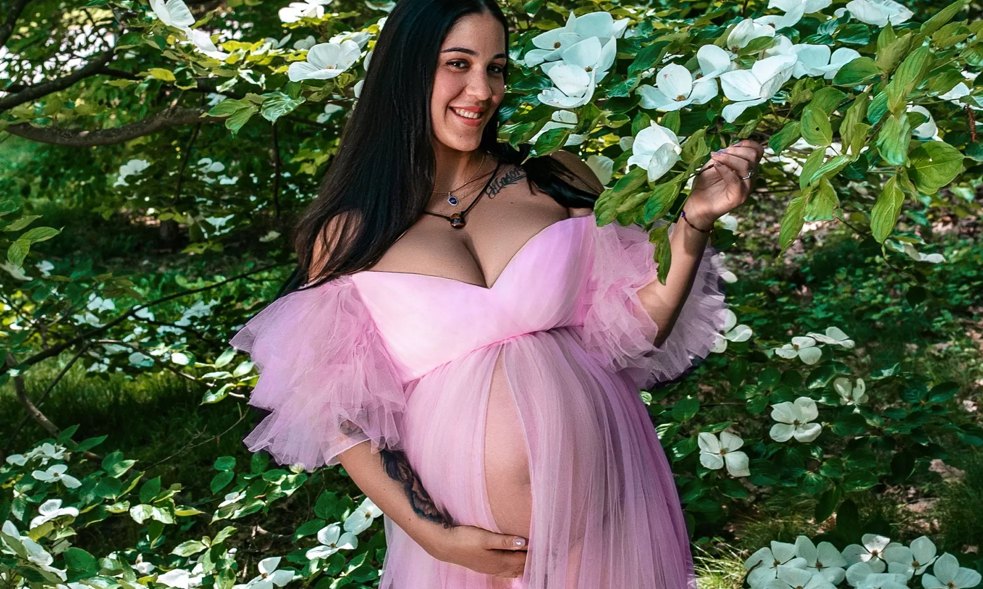 Capture Motherhood's Beauty with a Maternity Photo Shoot