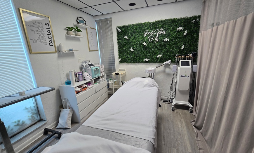 Image 4: Up to 50% Off on Dark Circle/Under Eye Treatment at SoFlo Medical Center