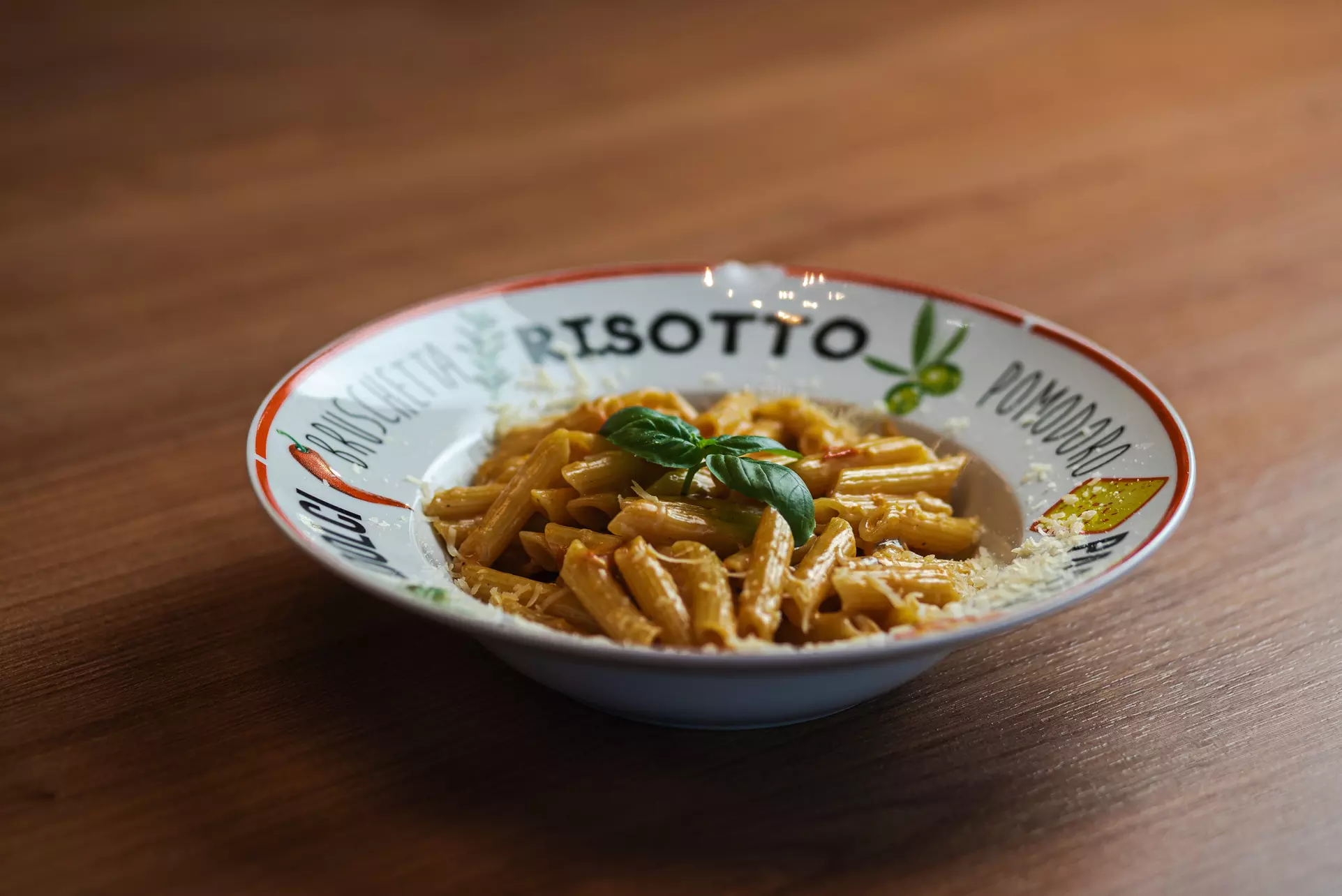 Włoskie specjały: pizza, pasta, panuozzo, deska smakołyków i więcej