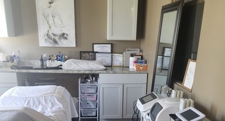 1 Underarm Wax - My Luxury Lounge