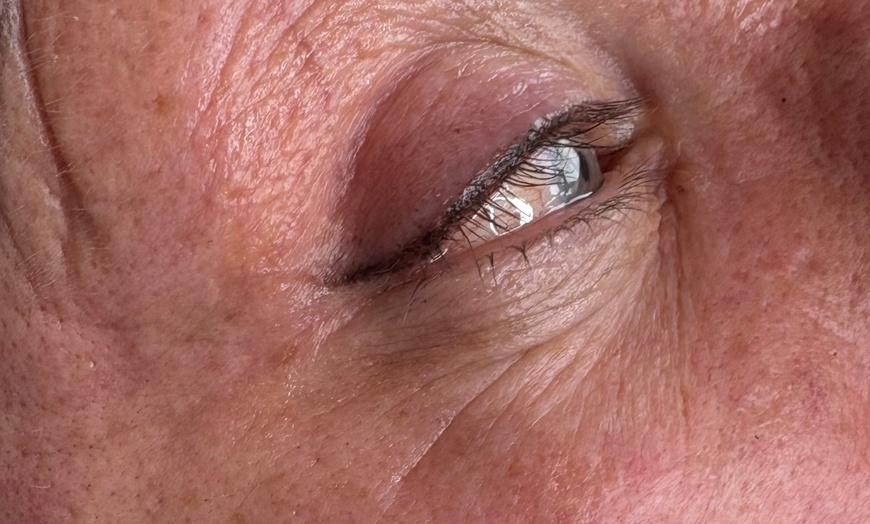 Image 4: Wake Up Flawless: Brows, Lips, Eyes & Scar Camouflage That Last