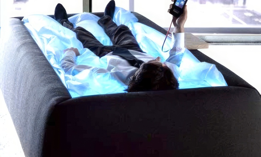 Image 1: Up to 55% Off on Dry Float Therapy at NI-KAHCHI PURE
