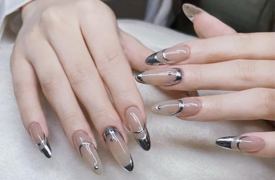 Up to 30% Off on Nail Spa/Salon - Shellac / No-Chip / Gel at Reenails Studio