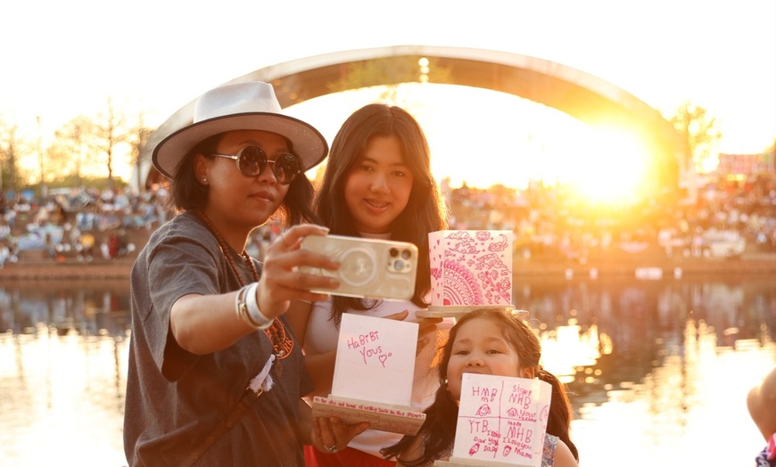 Image 4: Water Lantern Festival Admission – Houston, TX