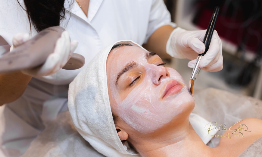 Image 4: Hasta 72% de dto. en Tratamiento facial en Piel de Seda
