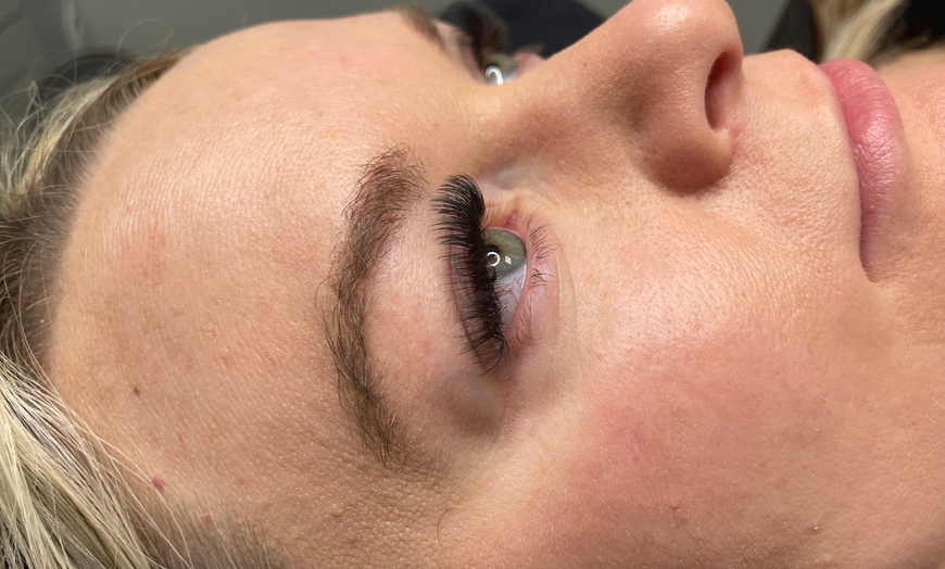 Image 5: Up to 37% Off on Eyelash Extensions at Aluzion Aesthetics Lounge LLC