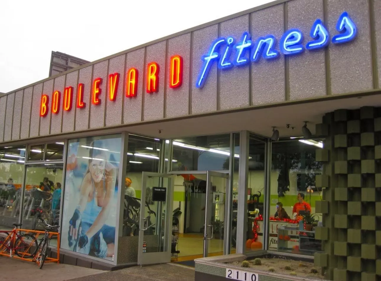 One or Two 60-Minutes Deep Tissue Massage & Red Light Cupping