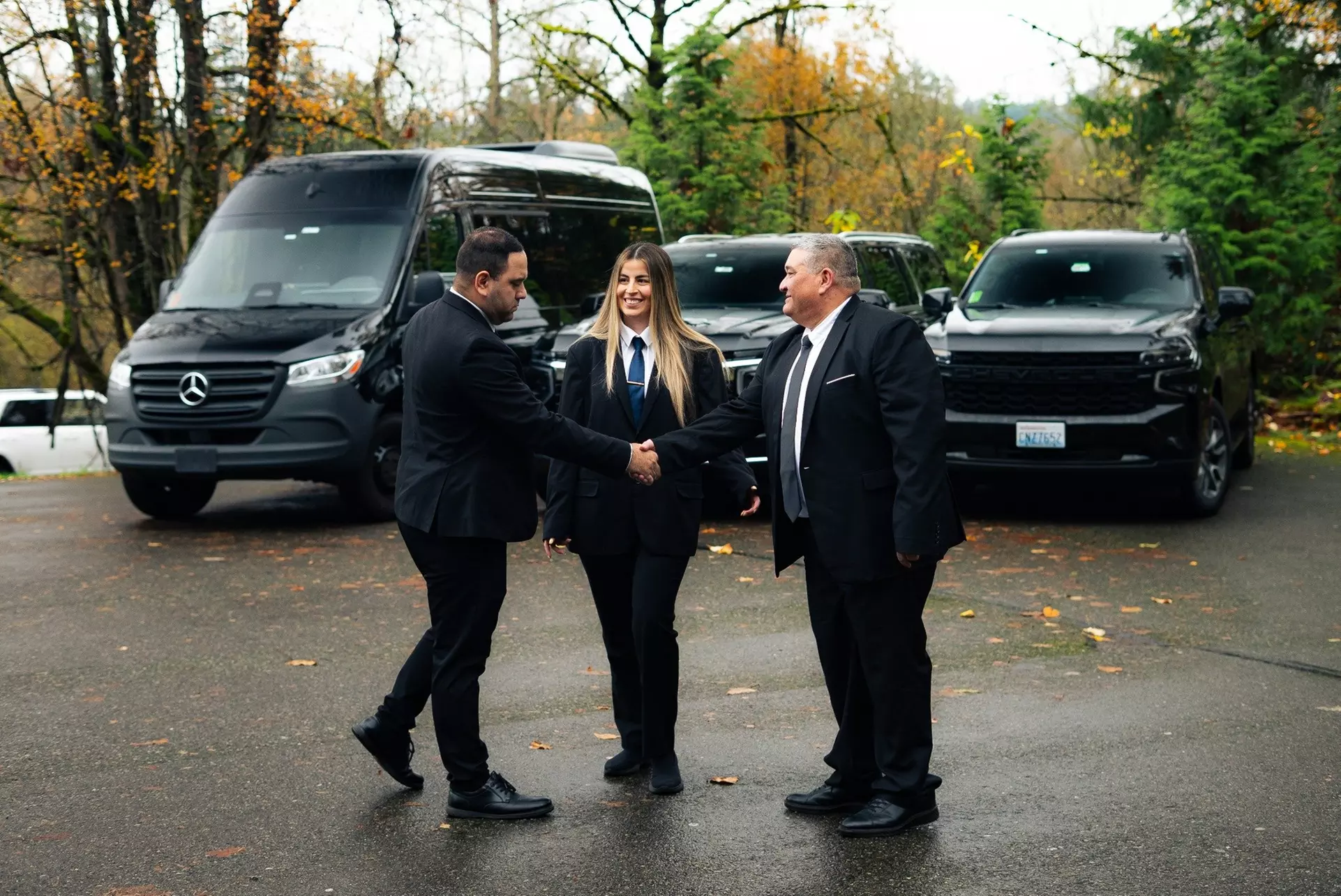 Up to 30% Off on Black Car / Limo / Chauffeur at SUV Seattle Services - Airport Transfer & Limousine Service.