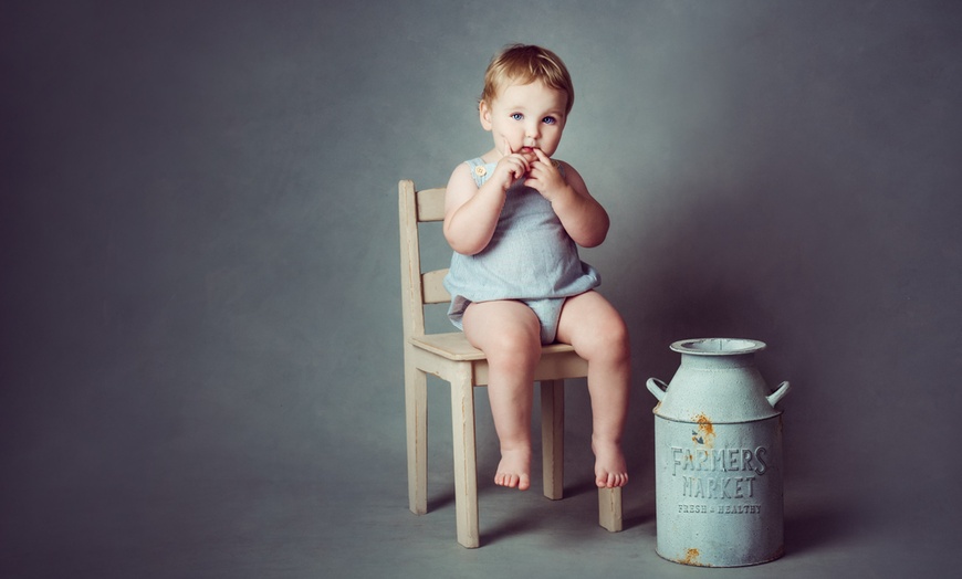 Image 7: 60-Min Family Photoshoot with a Keepsake 10” x 8” Print