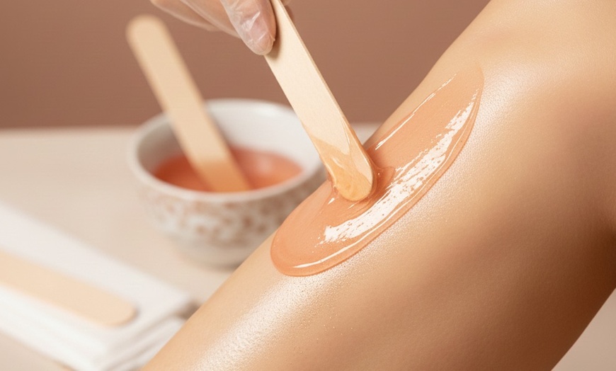 Image 2: Ganzbein-Waxing mit optionalem Brazilian Intim-Waxing für 1 Person