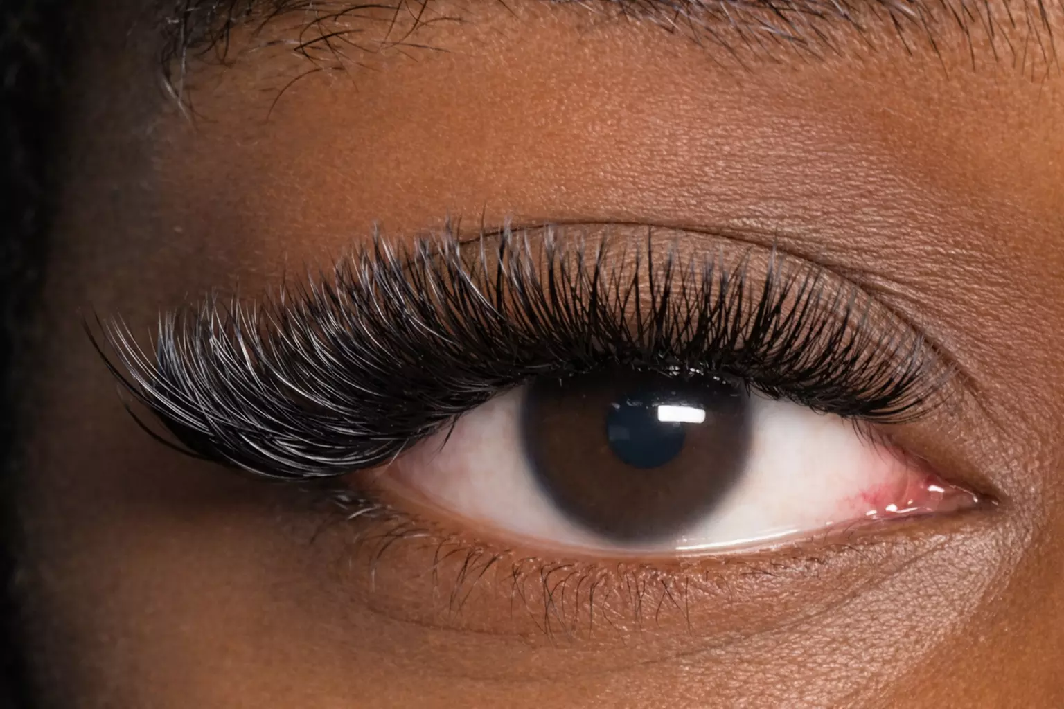Transform Your Lashes: Classic, Hybrid or Volume Eyelash Extensions