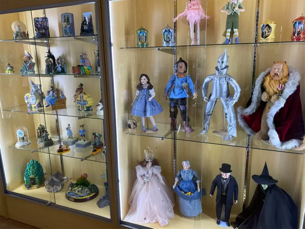 Hidden Gem of Florida — Wizard of Oz Museum + Museum Present