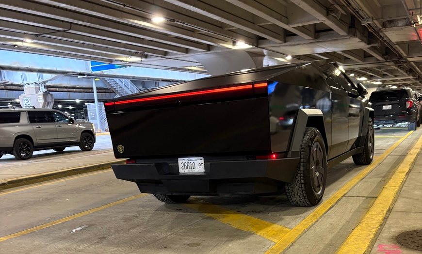 Image 2: Executive SUV Service – Premium Comfort & Convenience