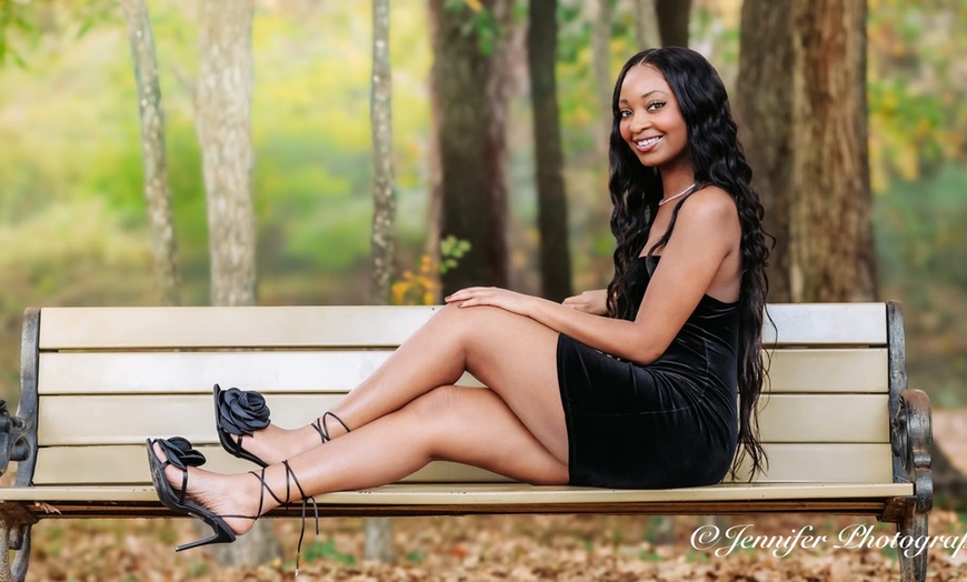 Image 2: 60,90, or 120-Minute Outdoor Photography Session with Photo Package