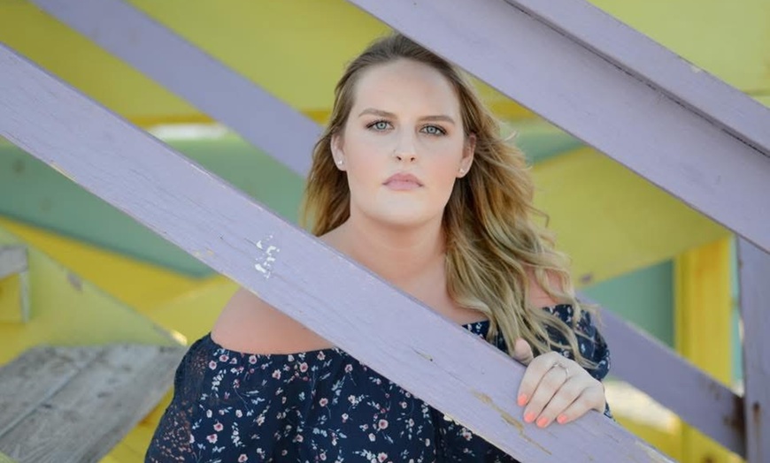 Image 3: Enjoy a 60-Minute Outdoor Photography Session