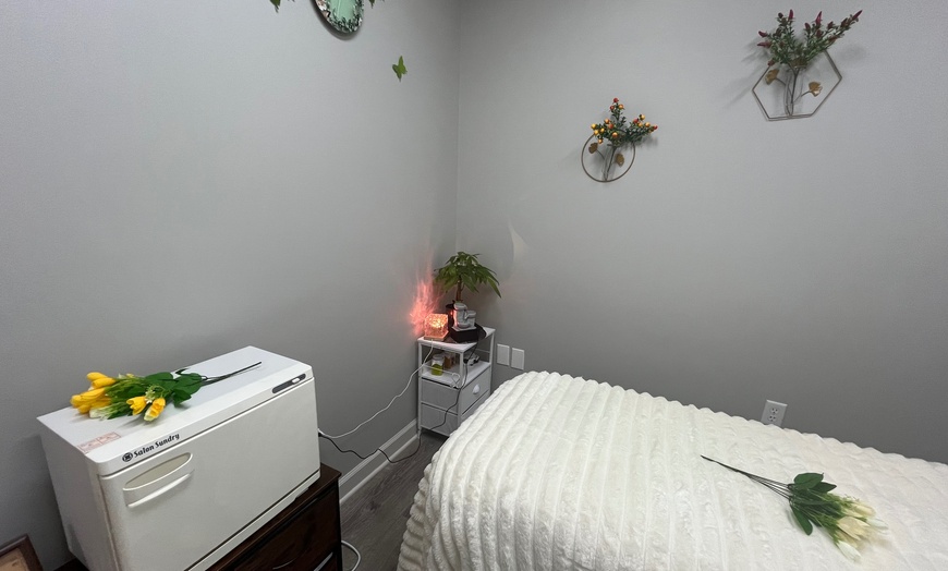 Image 2: Up to 32% Off on Swedish Massage at Greenleaf massage & healing art