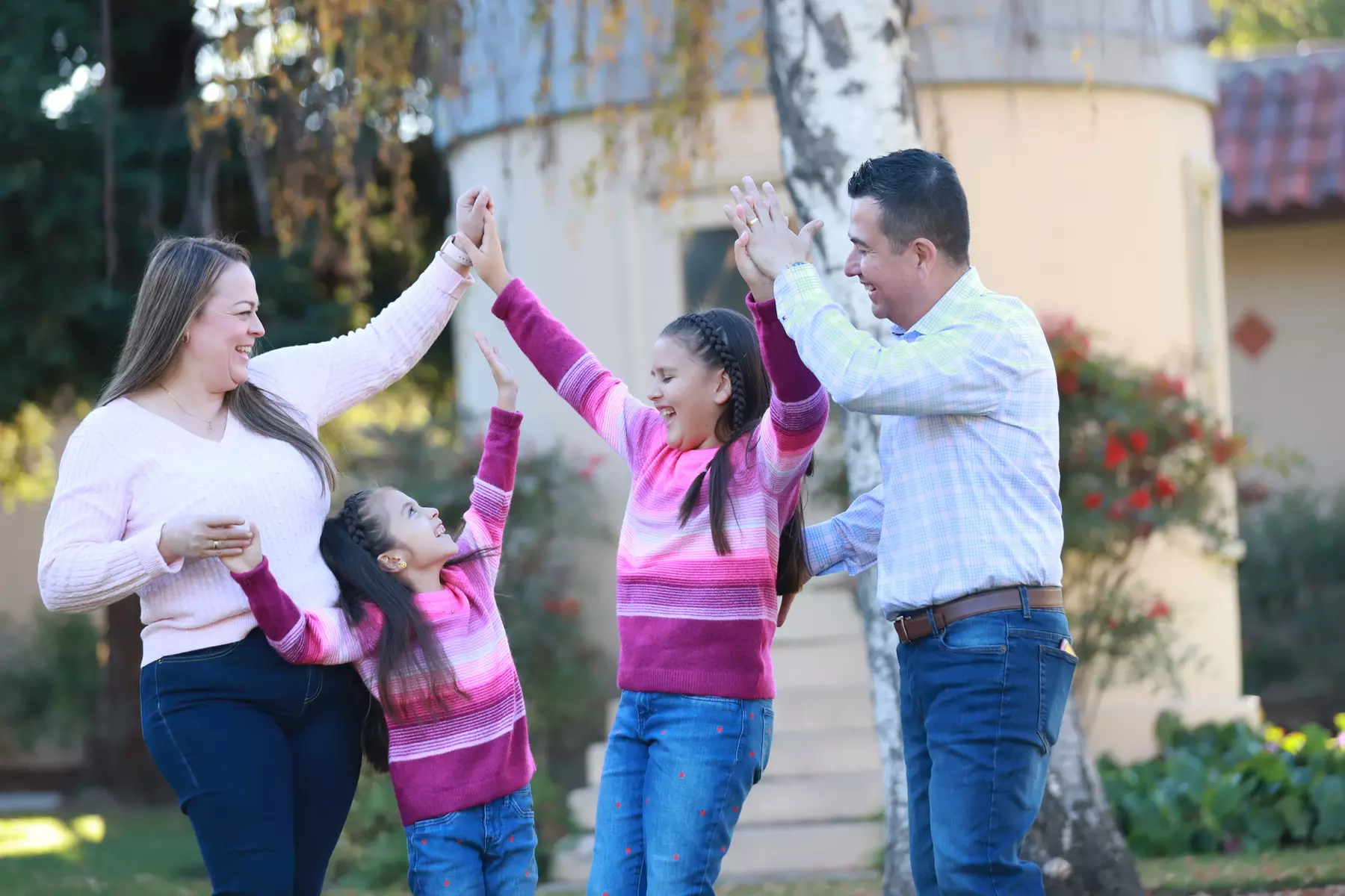 40-Minute On-Location Mini Family Portrait Session for 4-13 People