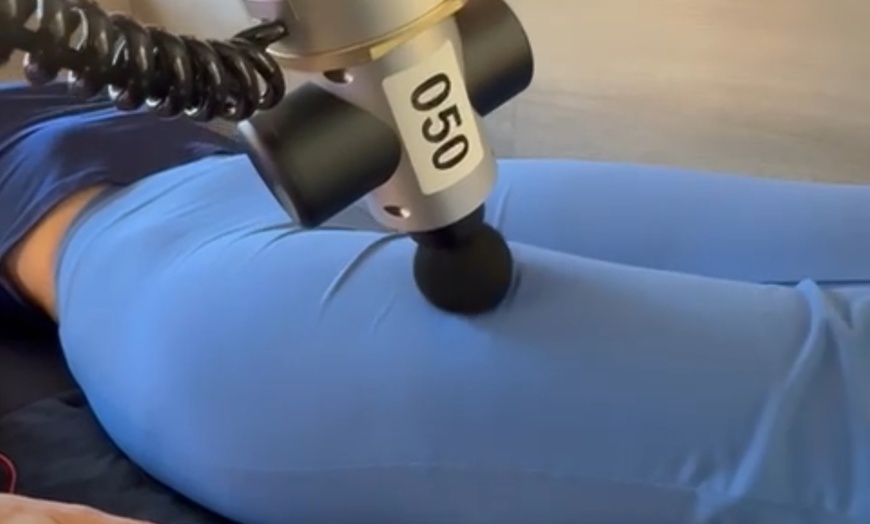 Image 5: Relax with 30, 45 or 60-Minute Classic AI Enhanced Massage at ALMATIQ