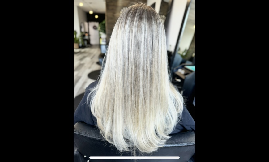 Image 6: Transform with Haircut, Conditioning, Smoothing, Highlights, & More 