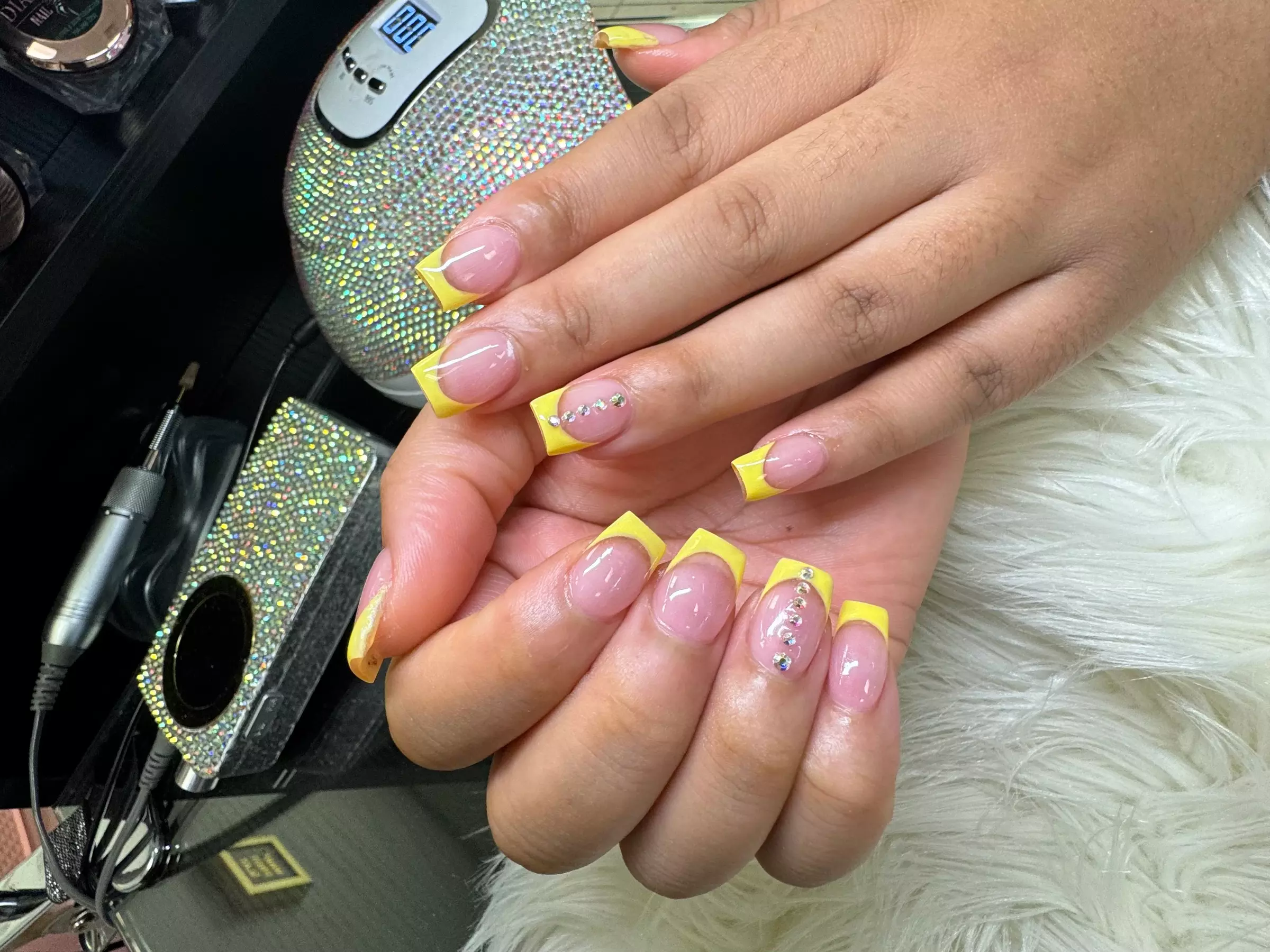 Up to 33% Off on Nail Spa/Salon - Shellac / No-Chip / Gel at Diamonds NailBar