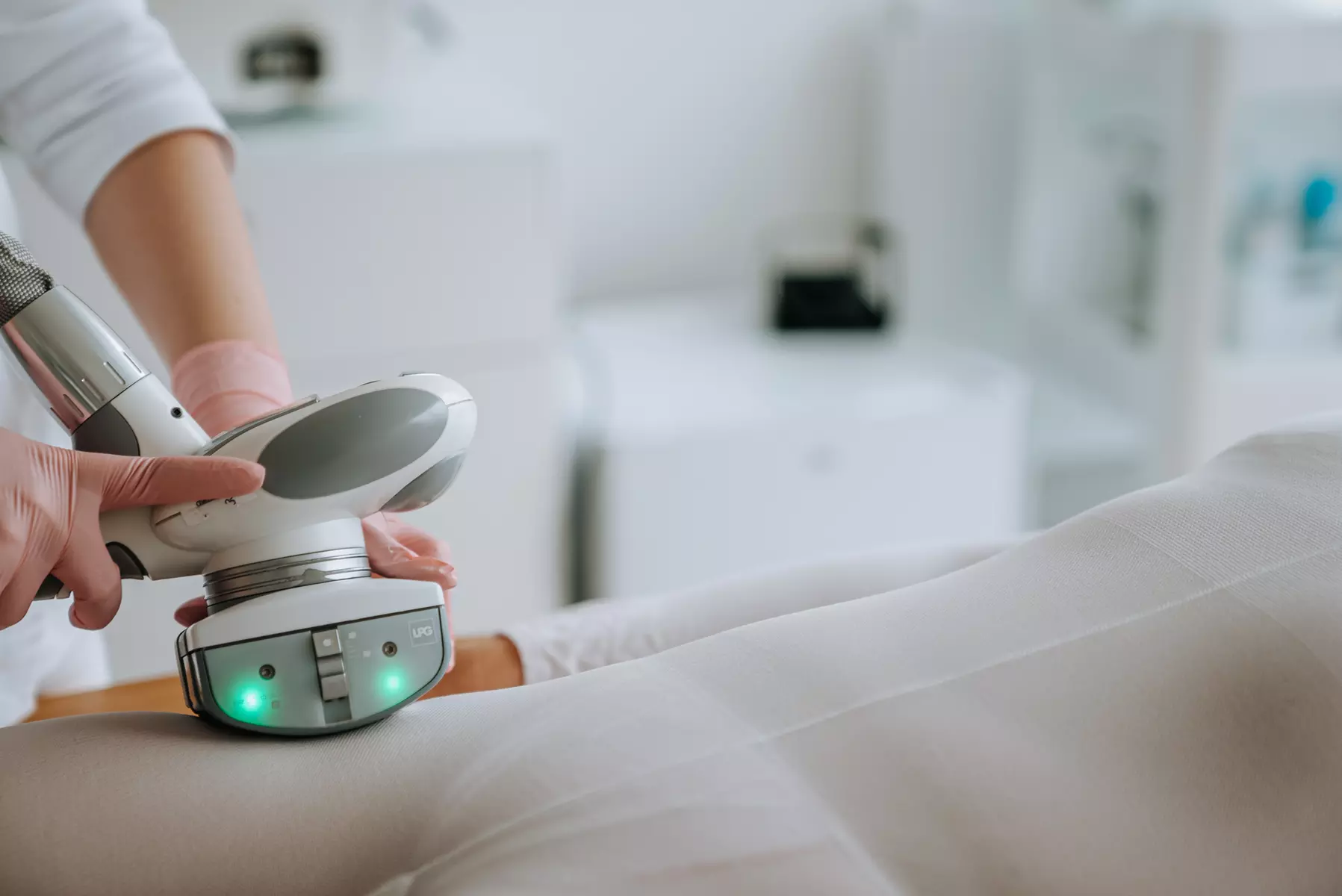 Do 58% zniżki na Endermologia w Besthetic Clinic Klinika Medycyny Estetycznej, Dermatologii i Kosmetologii Warszawa