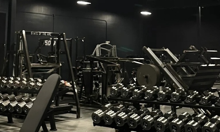 Image 10: Personalized 1:1 Training Sessions at 12 Circle Fitness