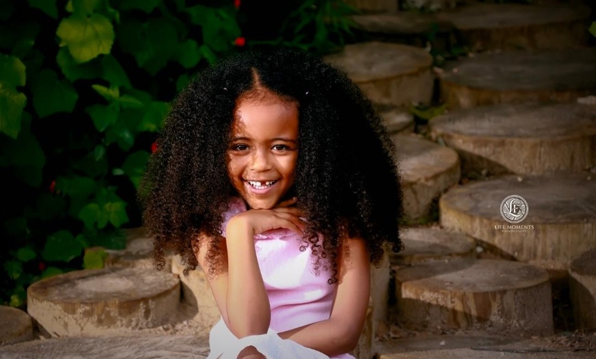 Image 5: Natural Light Outdoor Portrait Sessions