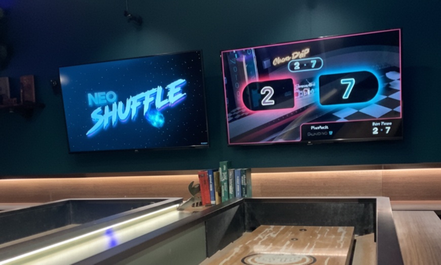 Image 5: Three Hours Unlimited Game Pass w/ One Beer/Wine + Pizza & Chicken