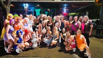 For One Person: VIP Bar and Club Crawl - Crawl Austin