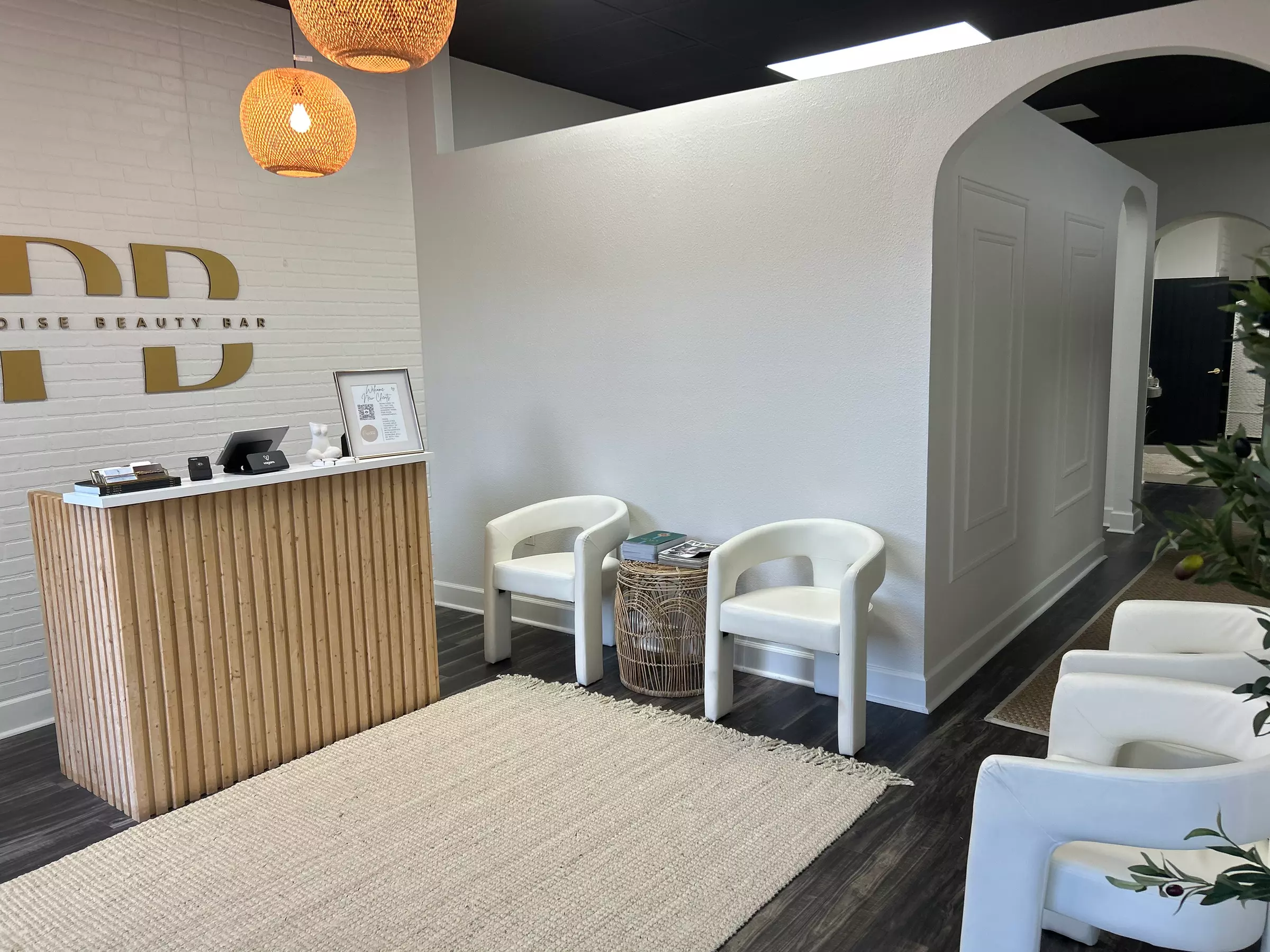 Relax with 60 or 90-Minute Japanese Head Spa & 30 or 60-Minute Facial