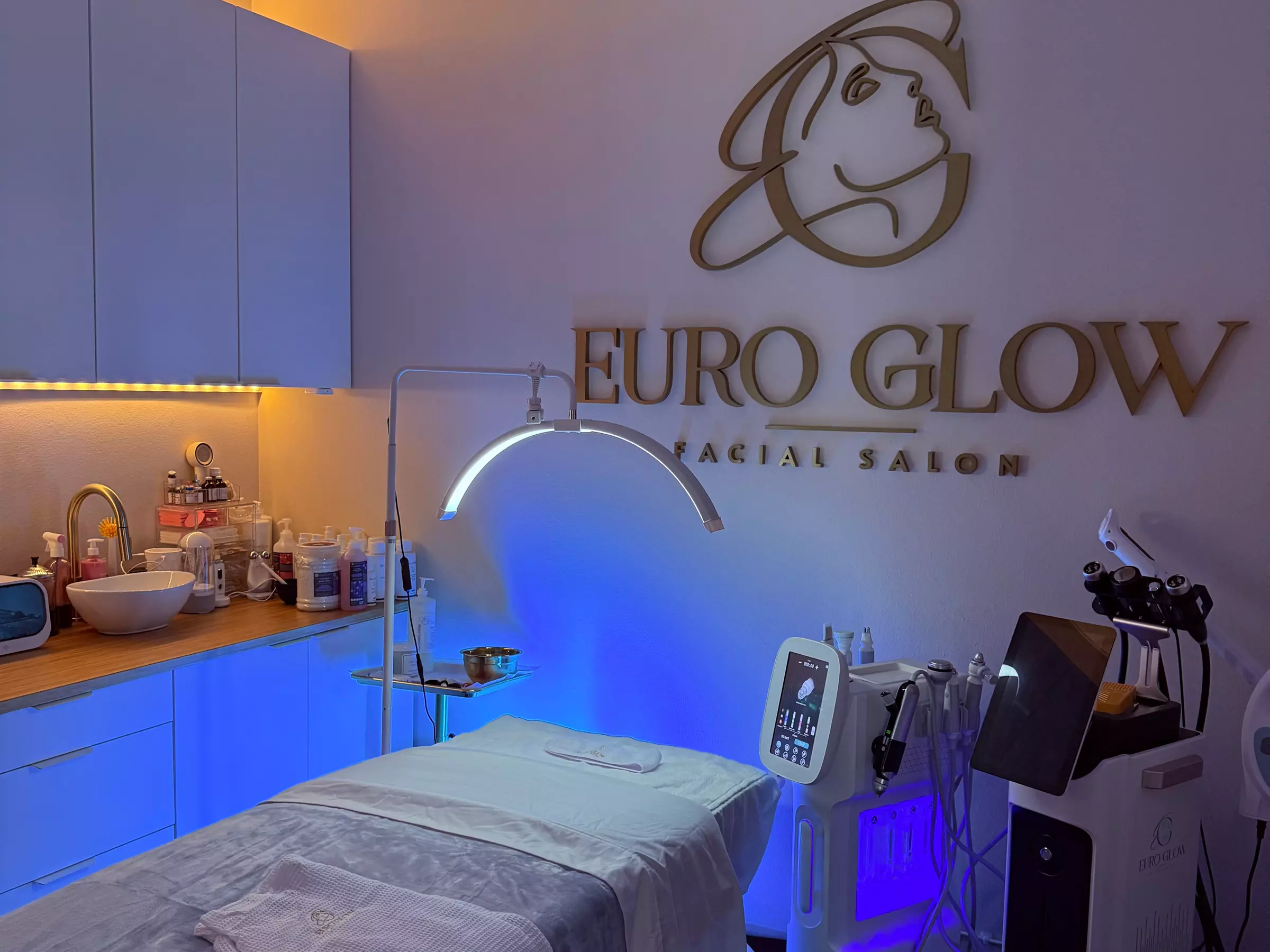 Up to 66% Off on HydraFacial at Euro glow facial salon