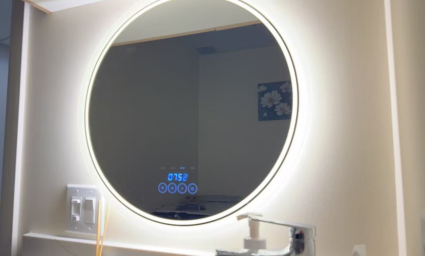 Image 4: Signature Head Spa with Hydrating Mini Facial Option