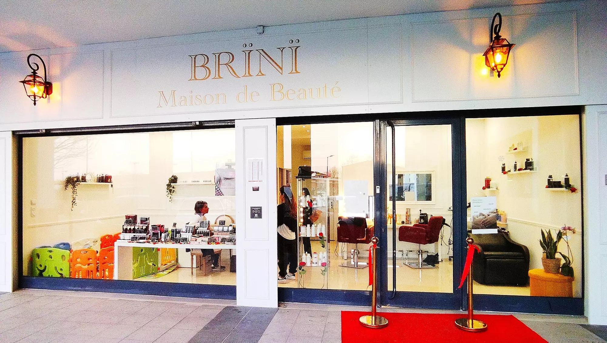 Des ongles soignés avec Brïnï Maison de Beauté