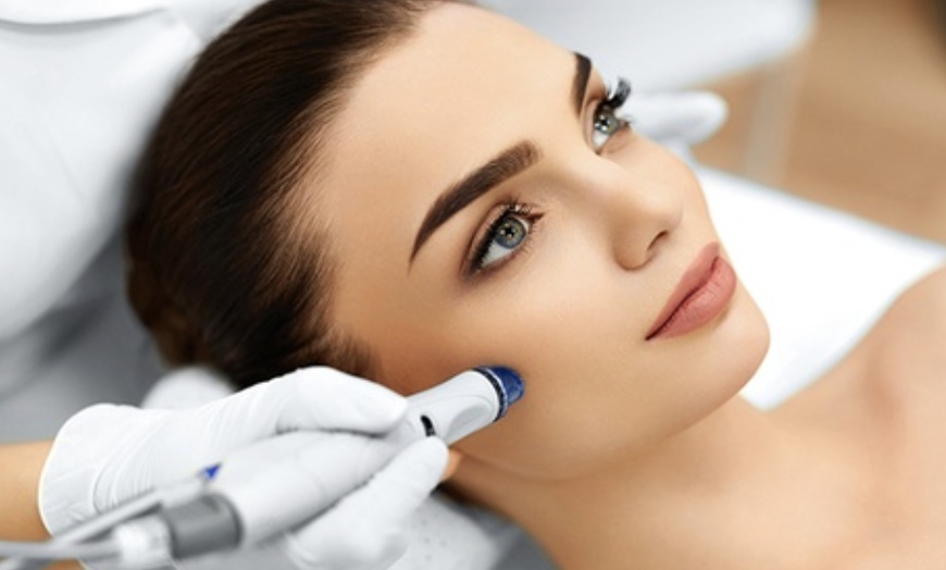 Image 5: Rituel Bien-Être en Box : massages, soins visage et énergie retrouvée