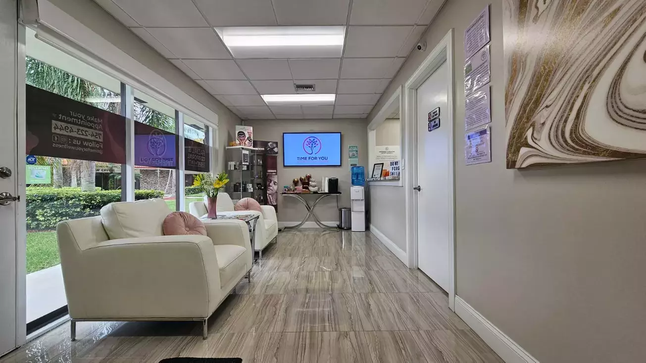 Achieve a Youthful Glow with PDO Thread Facelift