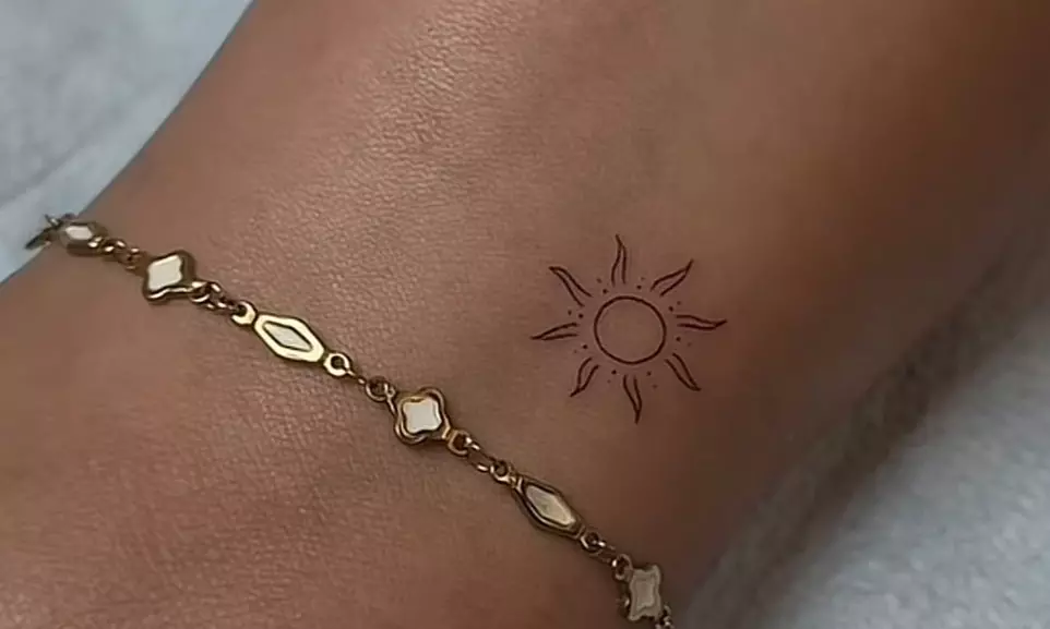 Express Yourself with a Mini Tattoo – Single Small Design