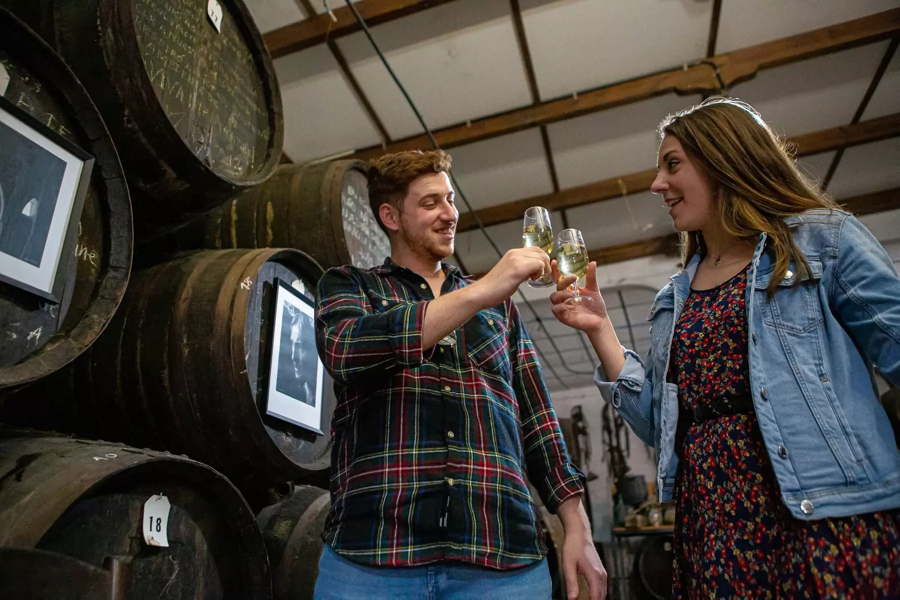 Visita a la bodega con cata de vinos y maridaje para 2 o 4 personas con hasta 54%de descuento