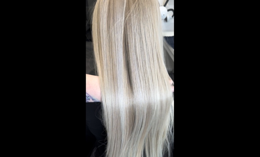 Image 3: Transform Your Hair with a Botox Rejuvenation / Nanoplastia Treatment!